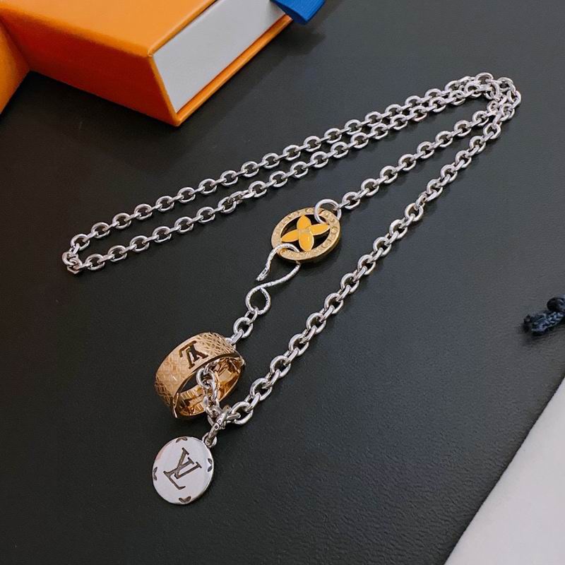 LV Necklace 02lyr39